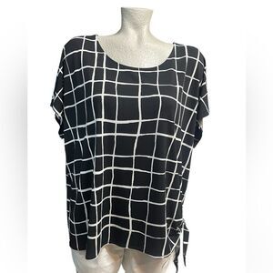 Chicos Black and White Side Tie Scoop Short Sleeve Blouse Top, size 3